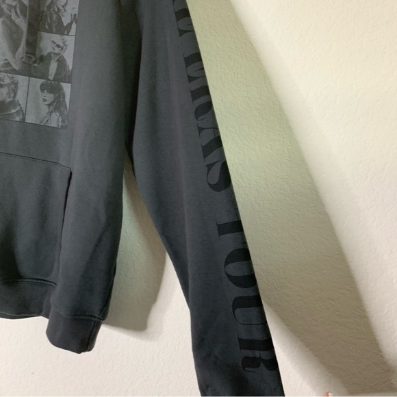 Taylor swift Womens gray the eras tour concert hoodie M - Picture 2 of 8